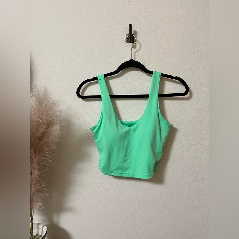 NWOT Juniors SO Sporty V-Neck Cropped Tank Top
